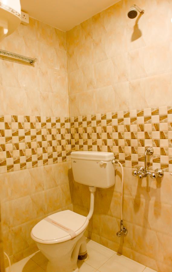 Hotel Mm Гувахати Экстерьер фото