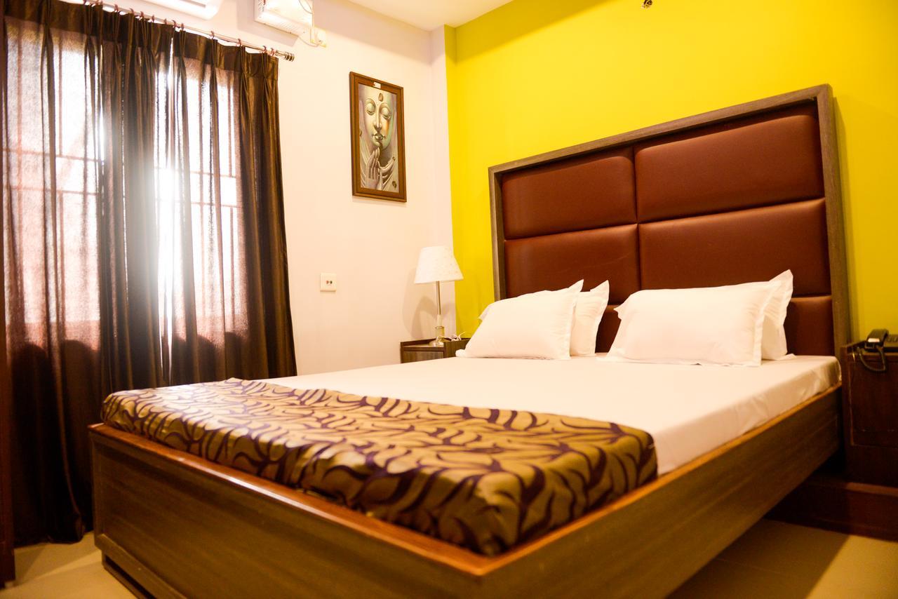 Hotel Mm Гувахати Экстерьер фото